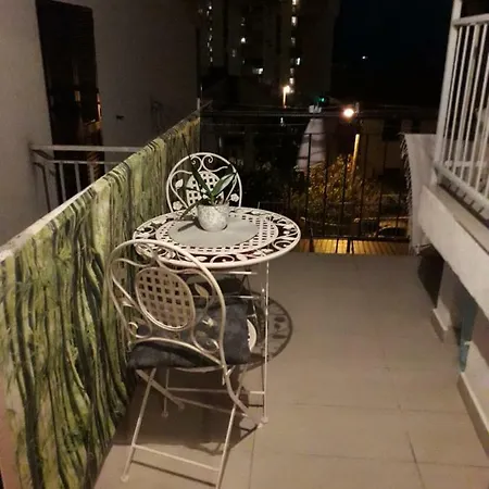 Delux Vele * سبليت